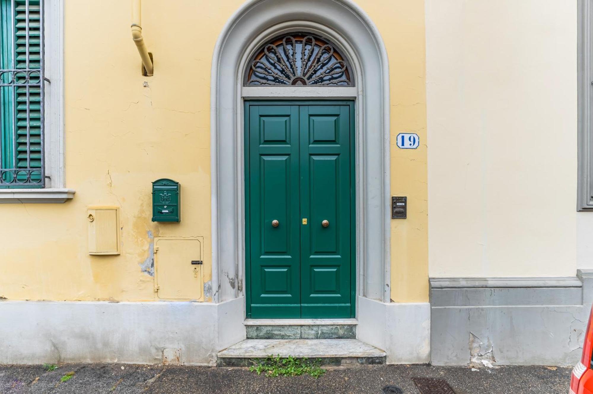 Bright Apartment With Private Garden And Balcony Florens Exteriör bild