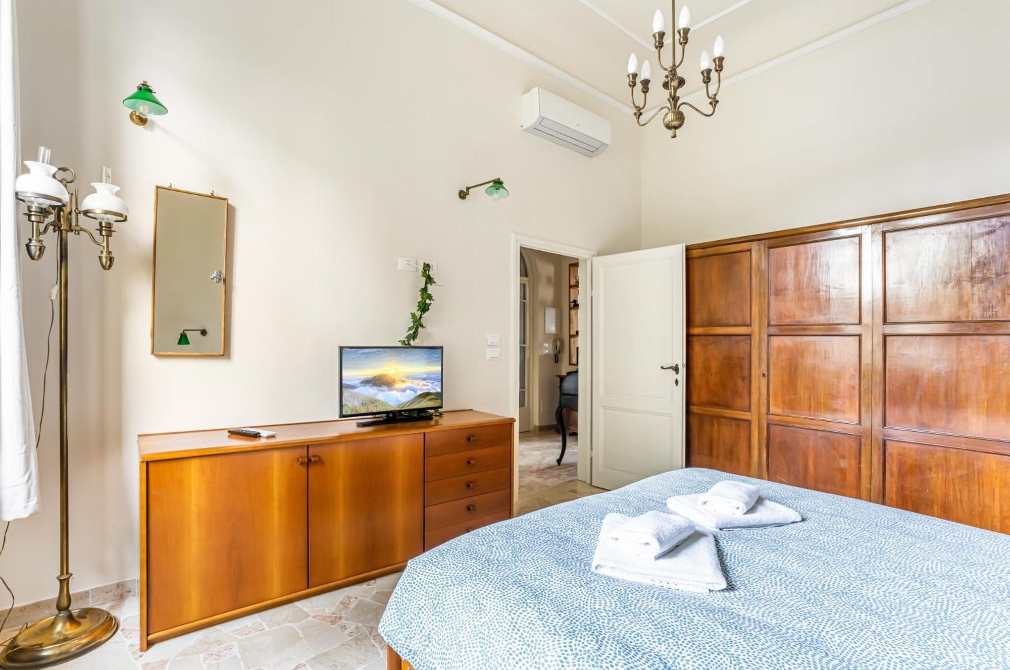 Bright Apartment With Private Garden And Balcony Florens Exteriör bild