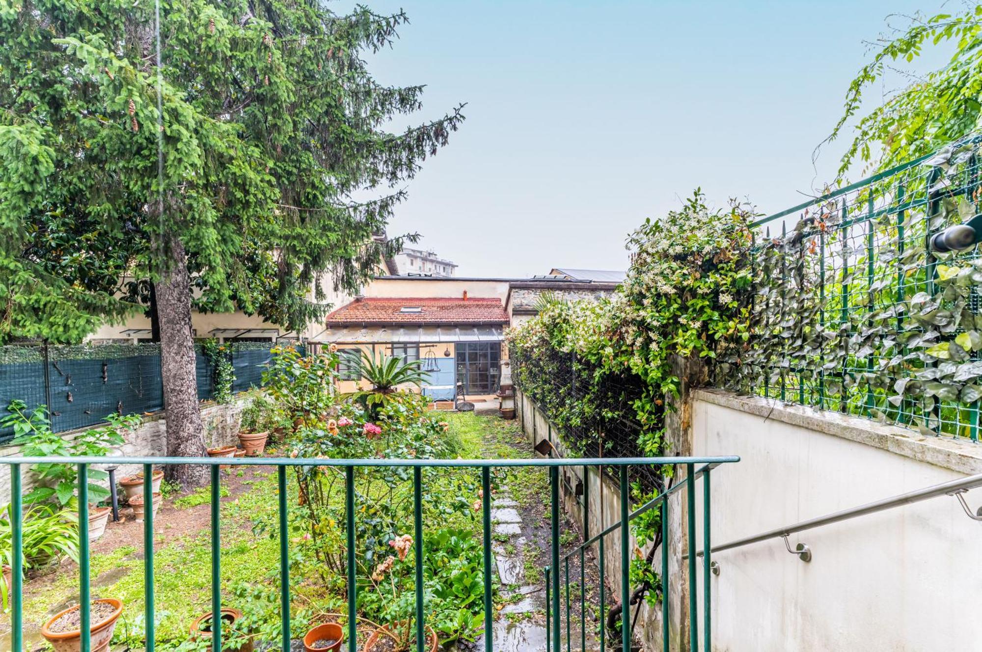 Bright Apartment With Private Garden And Balcony Florens Exteriör bild